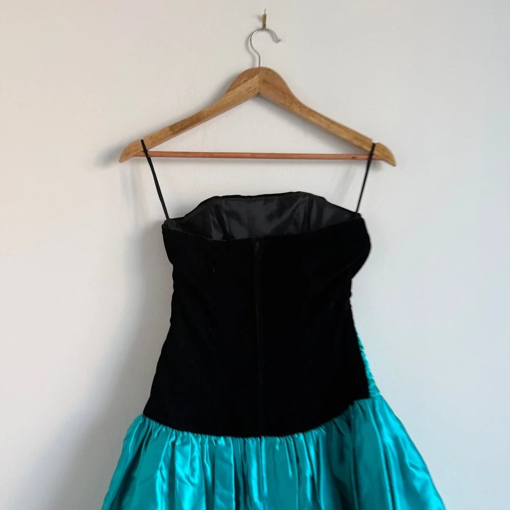 Nite Scarlett by‎ Linda Bernell Velvet and Satin Mini Dress - Picture 7 of 9
